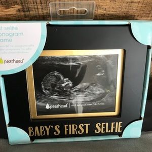 Baby’s sonogram frame